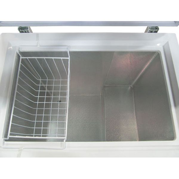 Black Diamond - BDCF-16/2R, 60" Chest Freezer With 2 Solid Doors